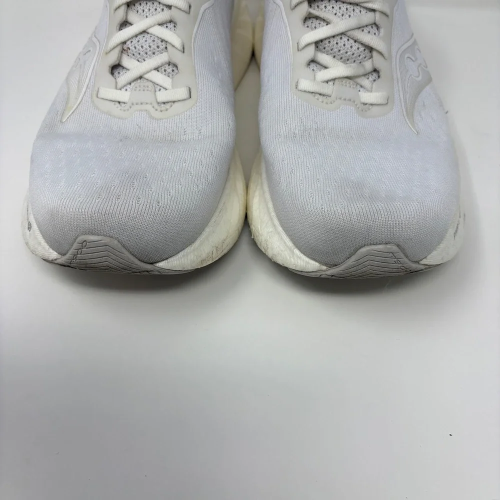 Saucony Triumph 22 Mens Size 11.5 White Running Shoes (S20964-203)